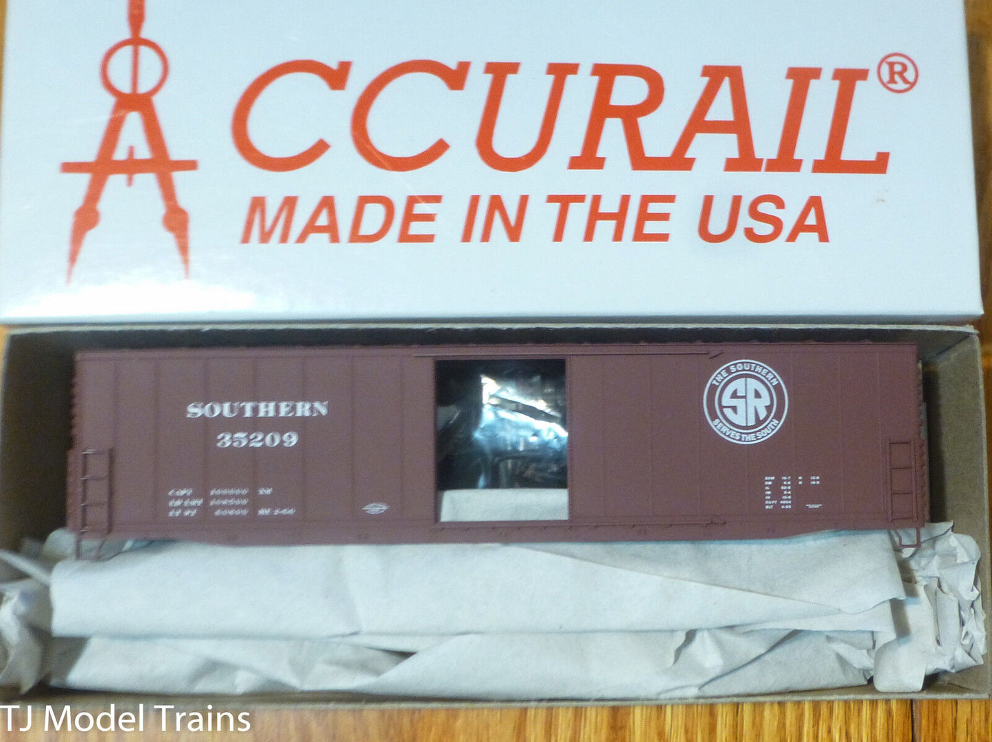 Accurail HO #5711 Southern (50' Welded AAR Boxcar) Plastic Kit