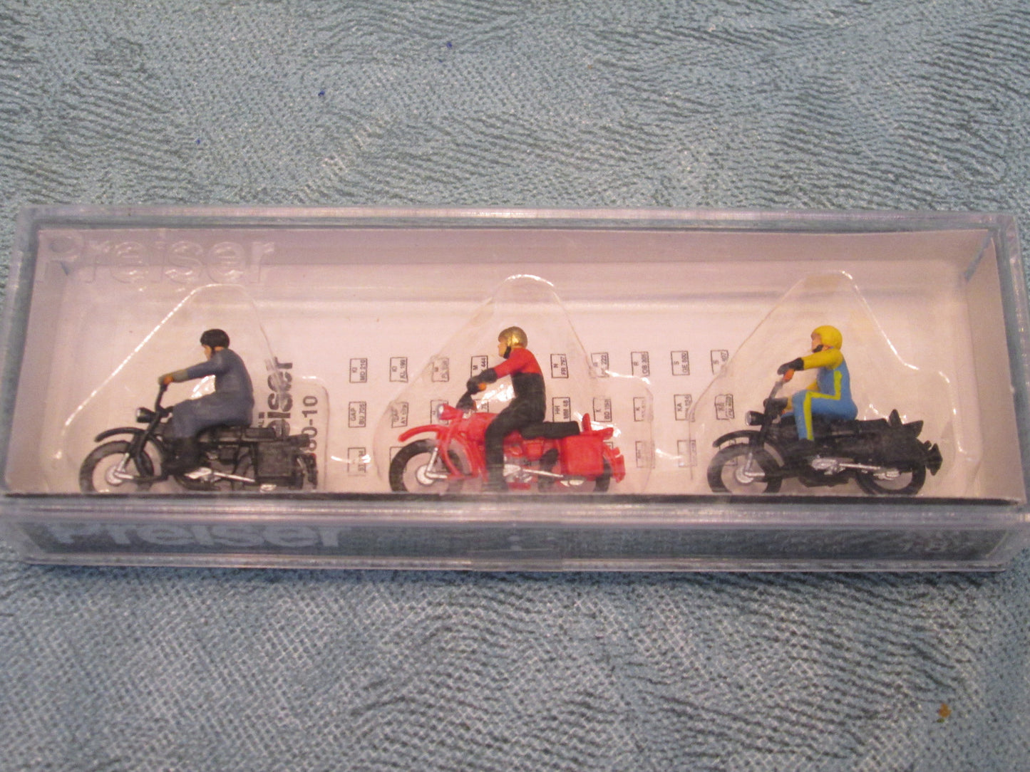 Preiser HO #10081 Motorcyclists Hercules (3)