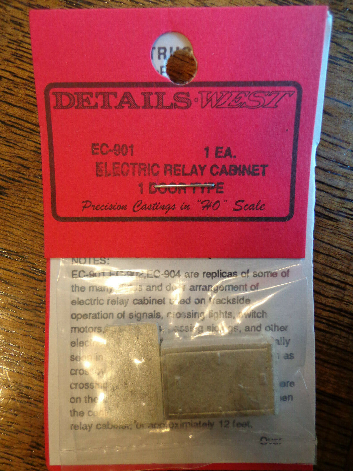 Details West HO #901 Electric Relay Cabinets -- 1-Door (White Metal)