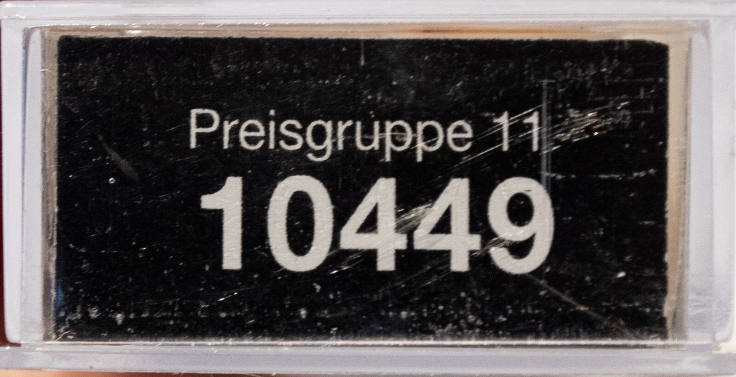 Preiser HO #10449 Oktoberfest Goers #2 Seated At Tables -- pkg(6)