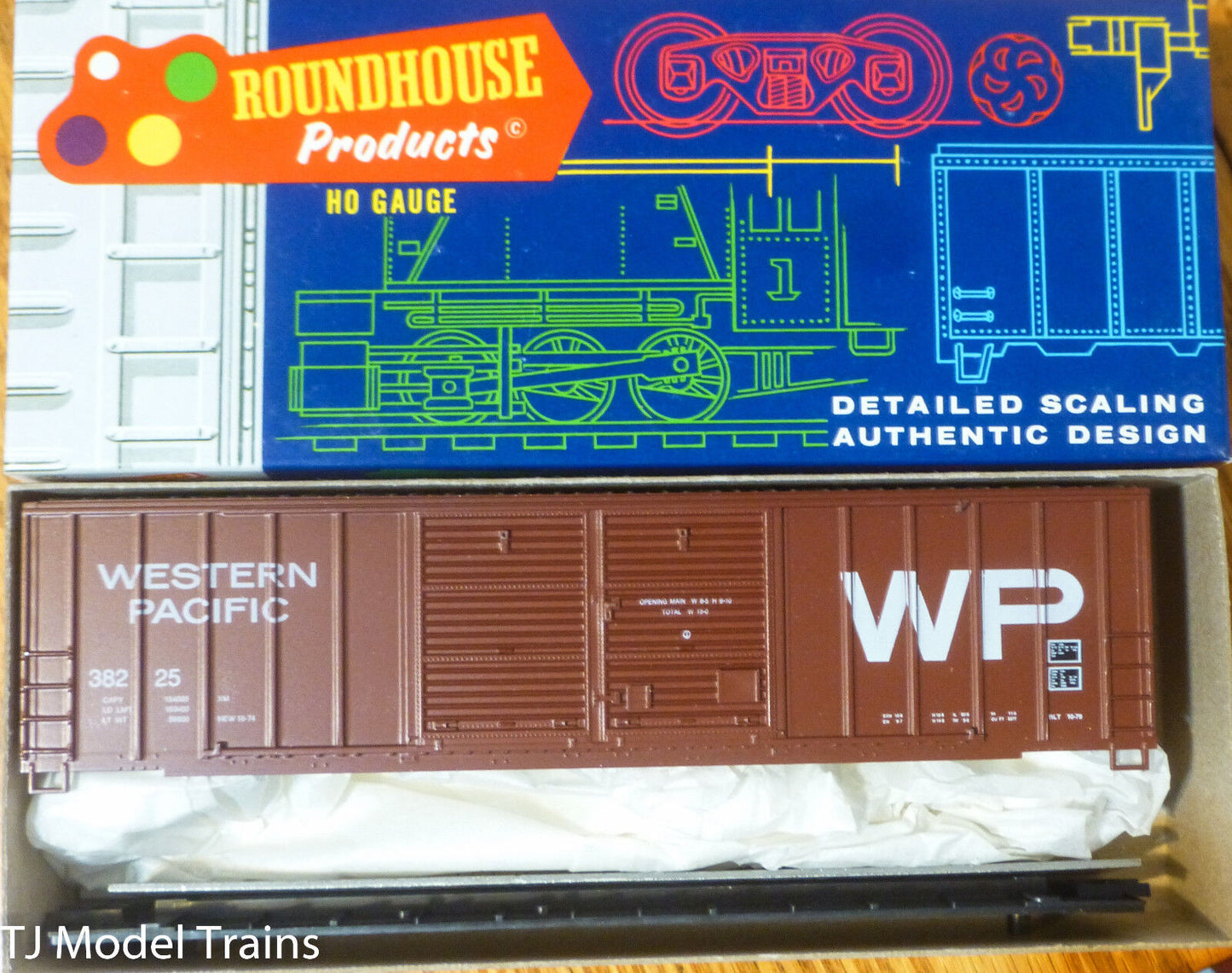 Roundhouse HO #7745 (Rd #38225) Large Logo W.P. FMC Boxcar Kit Form