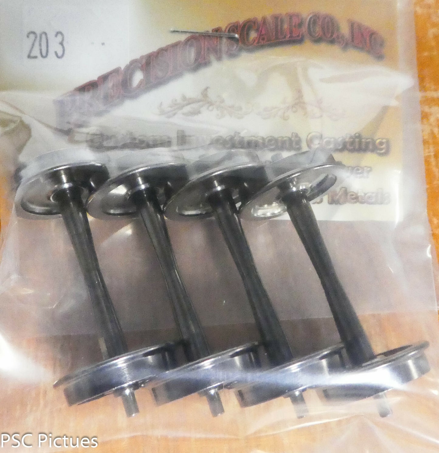 Precision Scale O #203 Wheel Sets, 33" Plated, 1 Side Ins.Tapered Axle Blunt End