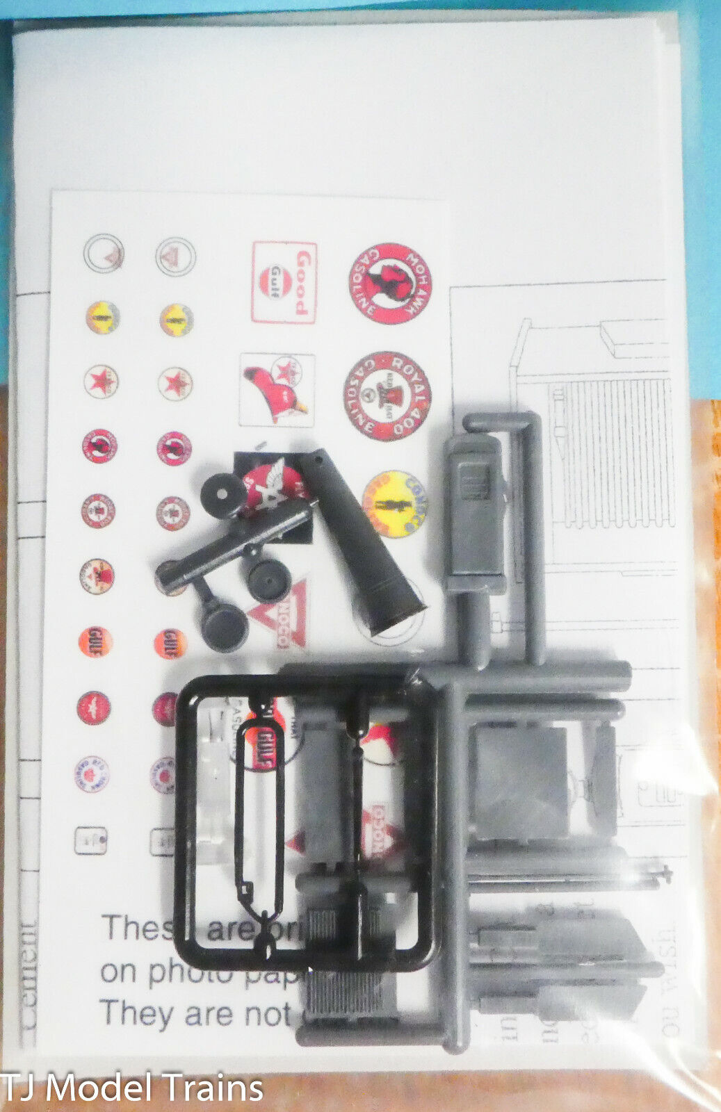 Grandt Line HO #5314 Old Style Gas Pump, kits 3 Styles (Plastic) w/Signs