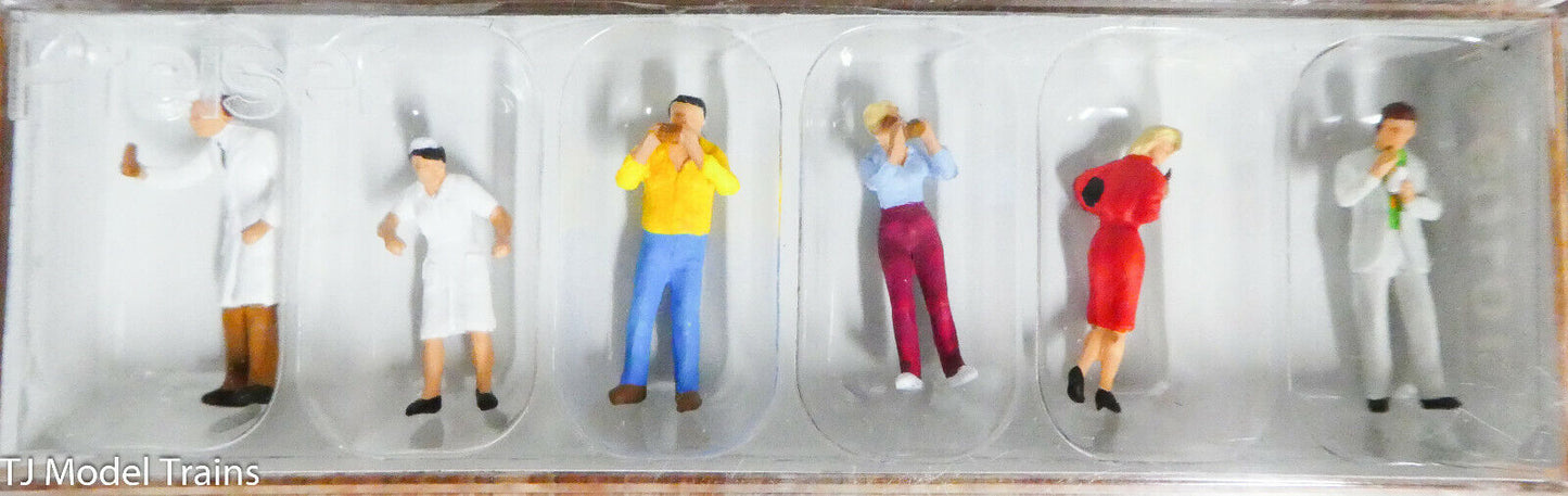 Preiser HO #10109 Working People -- People at Sales Trailer (Painted / Plastic)