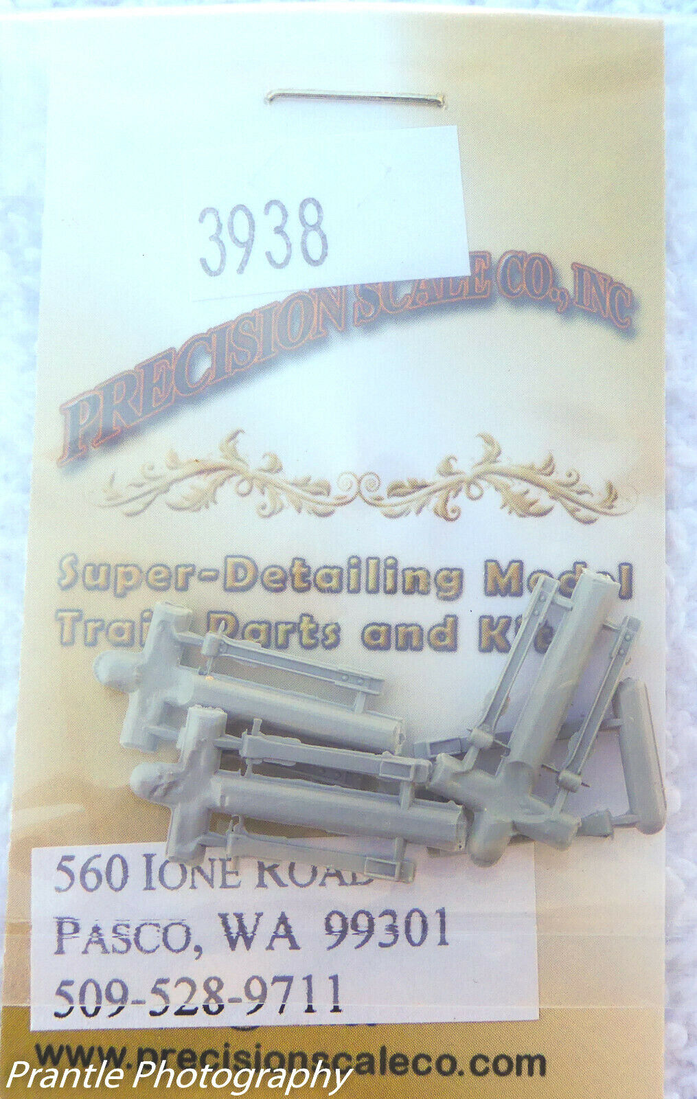 Precision Scale HO #3938 Stanchions, Modern EMD Front and Rear w/ Bracket (8pcs)