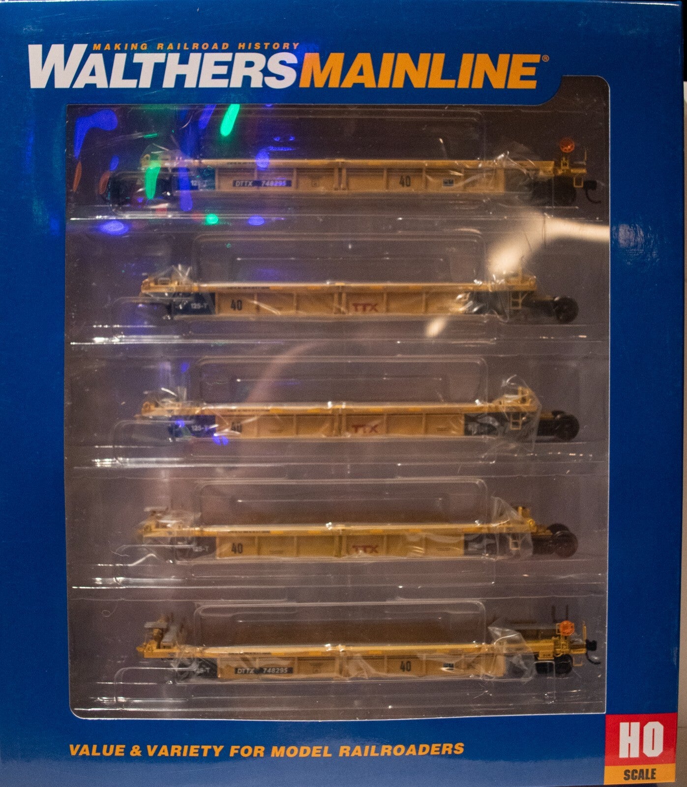 Walthers HO #910-55671 Thrall 5-Unit Rebuilt 40' Well Car - Ready to Run -- TTX