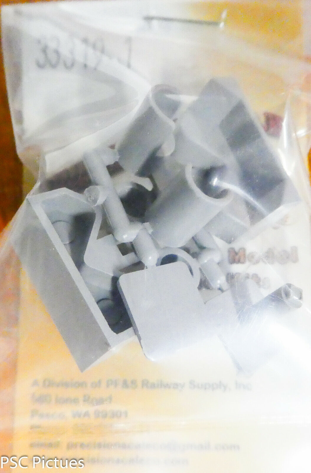 Precision Scale HO #33319.1 Settees, Chairs and Square Tables(Plastic Parts)Gray