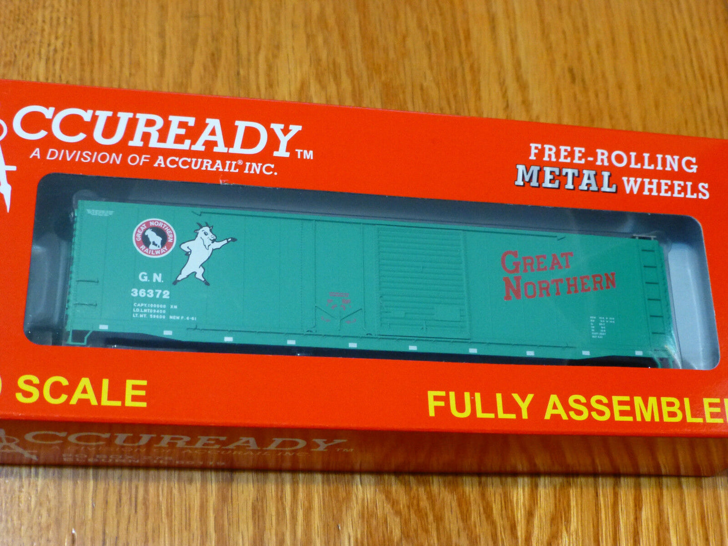 Accurail HO #82041 RTR 50' Combo/Door Box