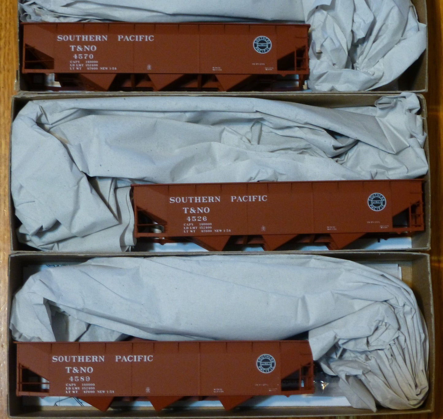 Accurail HO #8060 (3 Pack) SP / T&NO (70-Ton Offset Hopper kits)