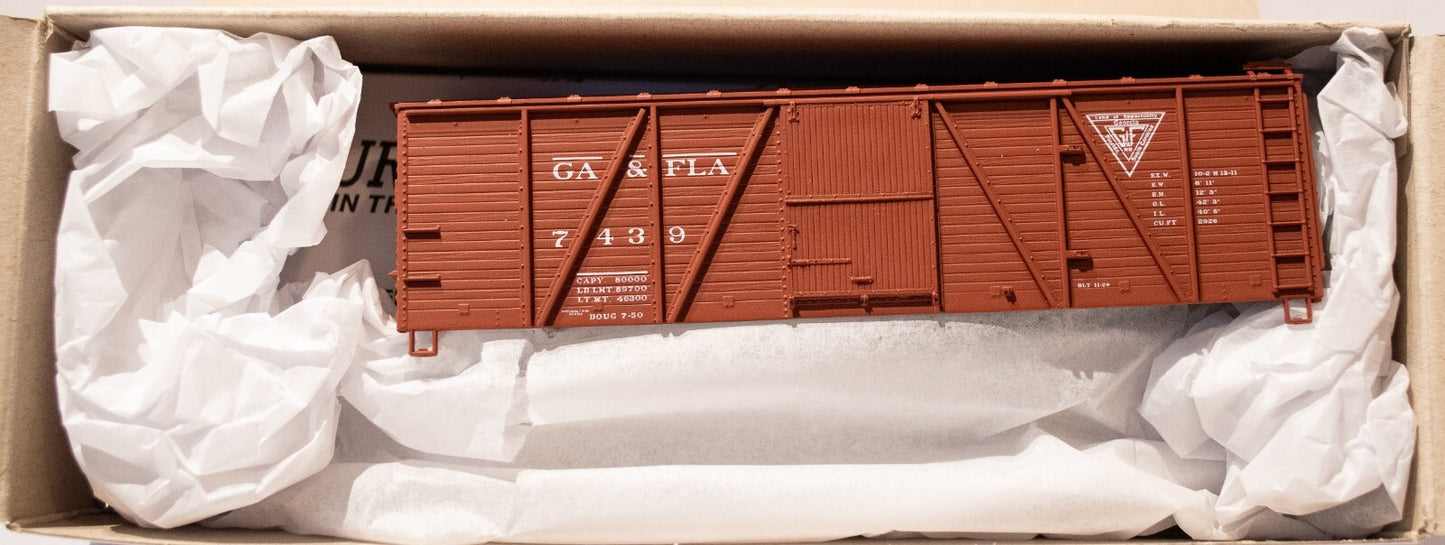 Accurail HO #8168 (3Pck) 40' 6-Panel Single-Sheathed Wood Boxcar w/Steel Doors &
