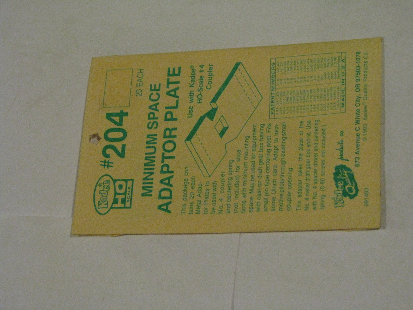 Kadee HO #204 Minimum Space Adaptor Plate