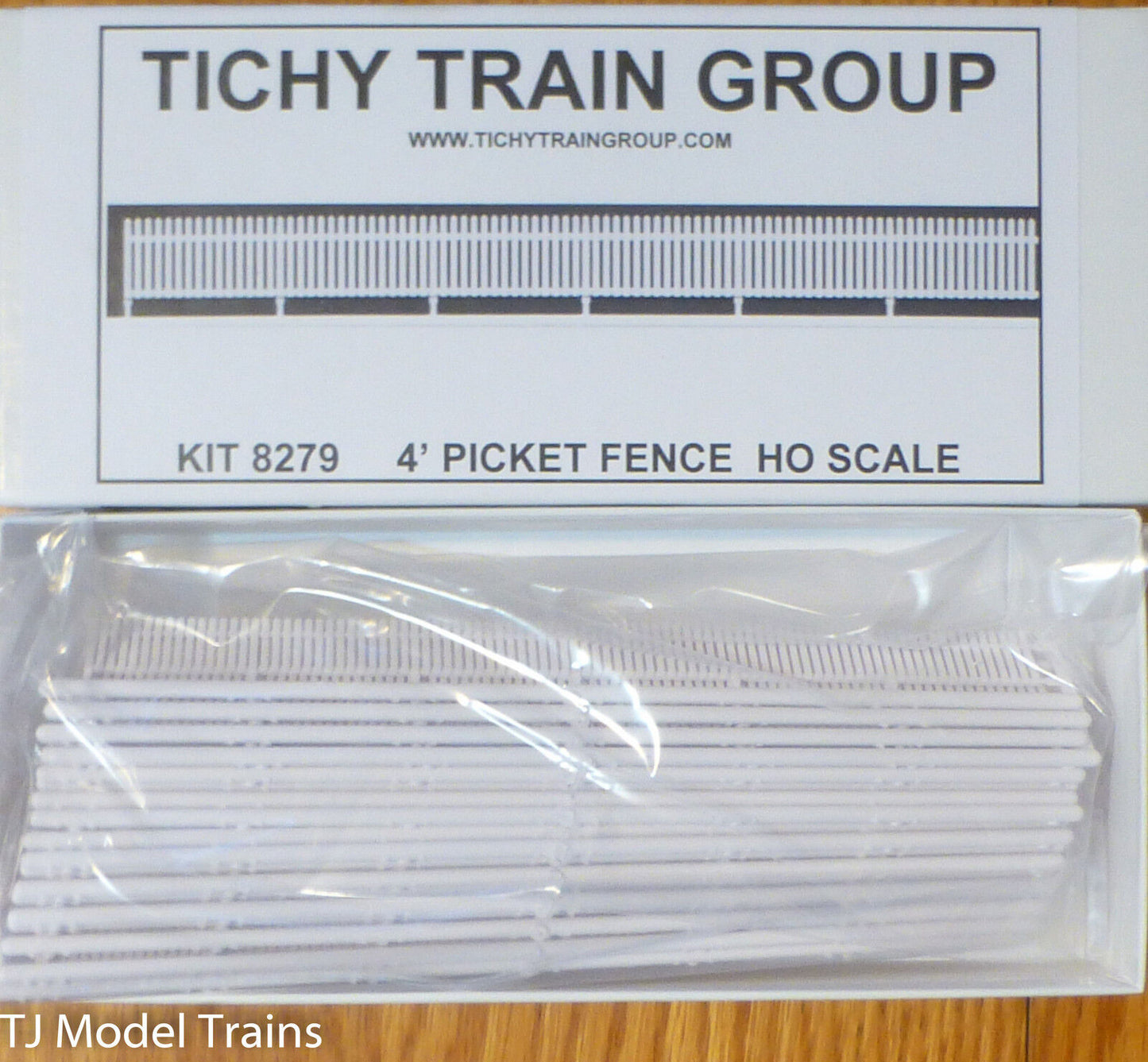 Tichy Train Group #8279 Picket Fence 4' Scale Tall -- 20 Pieces, 130" 330.2cm Le