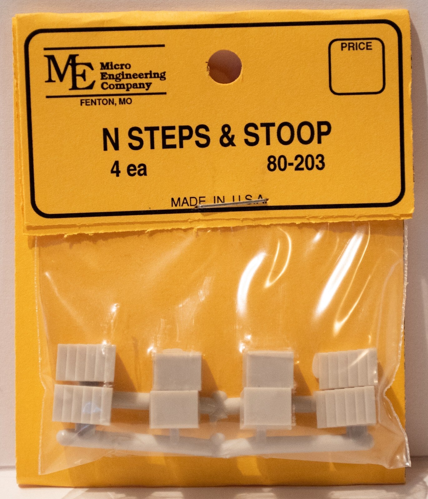 Micro Engineering Company #80-203 Steps -- Plastic pkg(4)