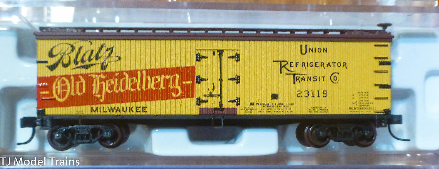 Atlas N #41544 (Rd #23119) Blatz Beer Old Heidelberg (40' Wood Reefer)