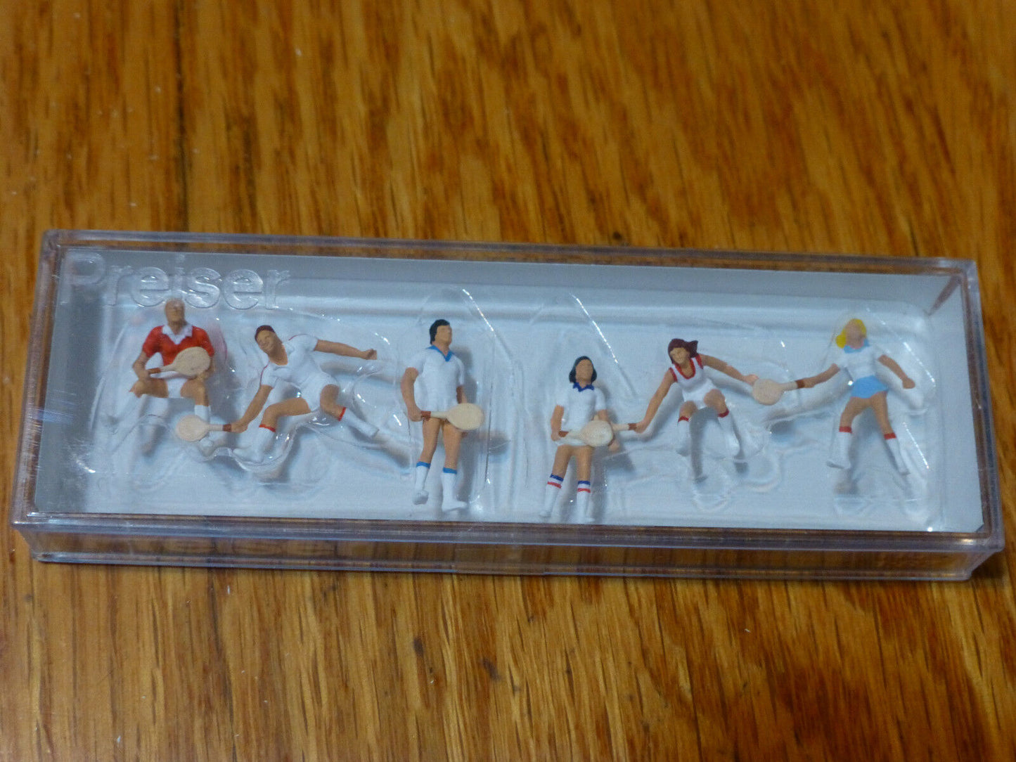 Preiser HO #10078 Tennis Players (6 Figures)