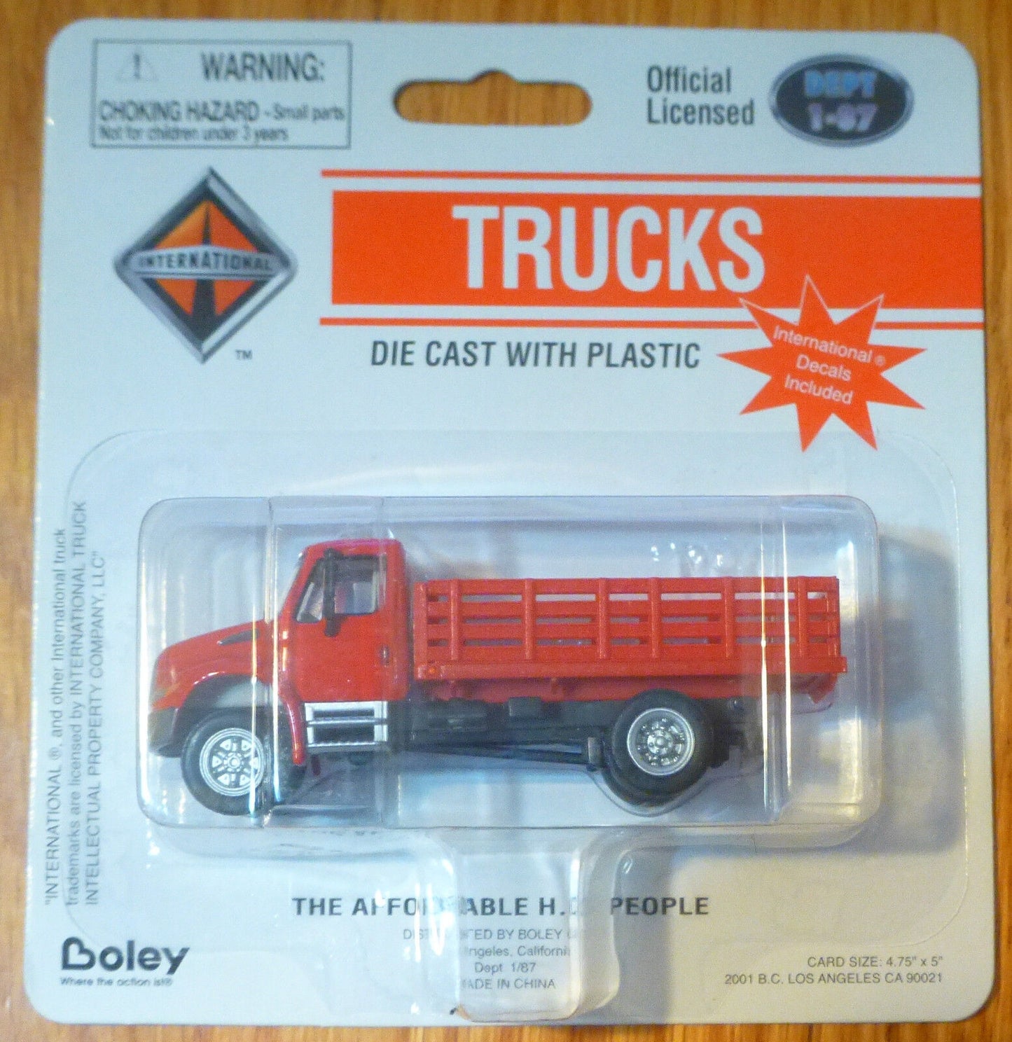 Boley HO #185-412311 2001 International 2-Axle Stakebed -- red