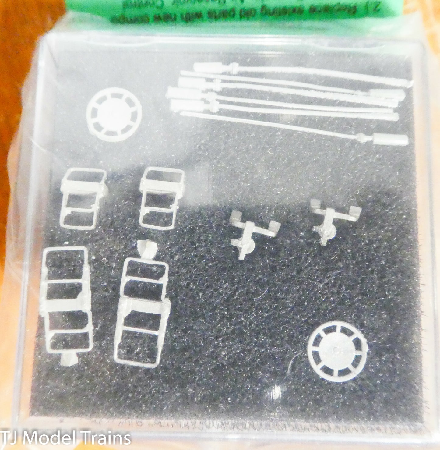 Details West HO #1018 Spine Car Detail kit (Light Cast Metal, White Metal)