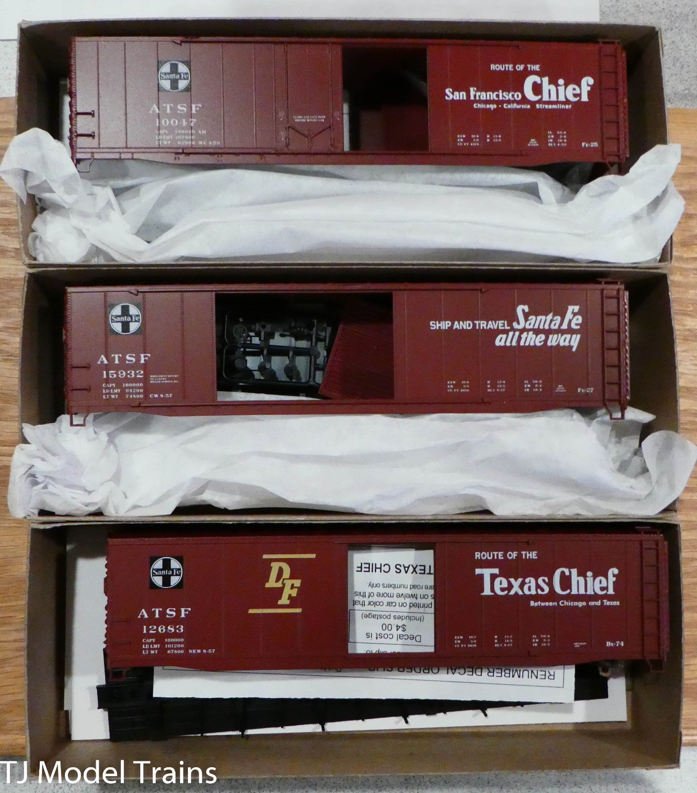 Accurail HO #8107 (3 Pack) 50' Steel Boxcar (SANTA FE)