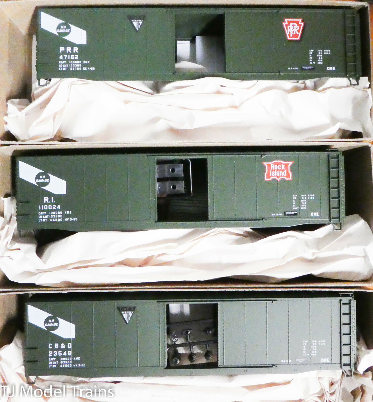 Accurail HO #8121 (3 Pack) 50' Steel Boxcar (General American) Penn / RI / CB&Q