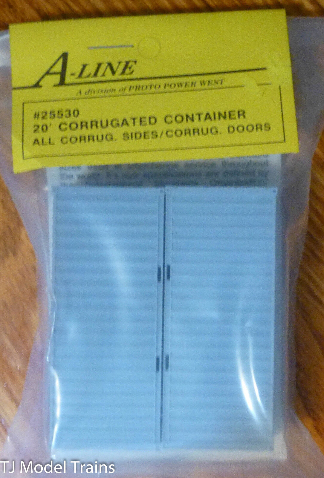 A-Line HO #25530 20' Corrugated Containers -- Undecorated Corrugated Sides & Doo