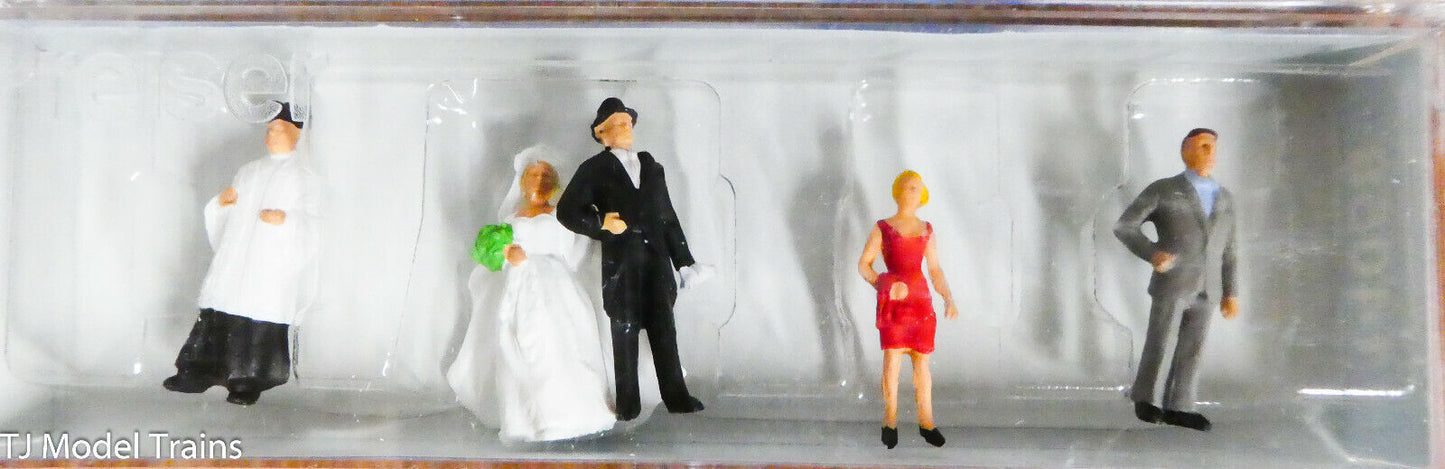 Preiser HO #14058 Wedding Participants -- Catholic (Painted Figures)