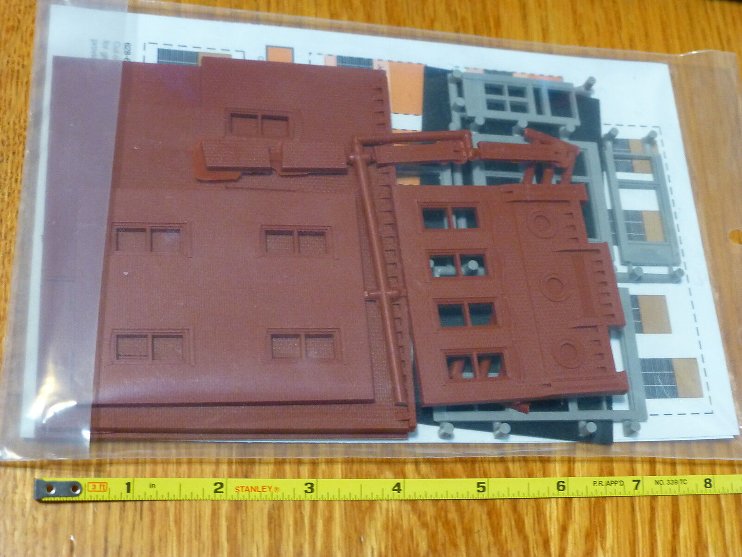 Smalltown USA HO #699-6003 Jessica's Salon 4-3/4 x 2-3/4" 11.9 x 6.9cm