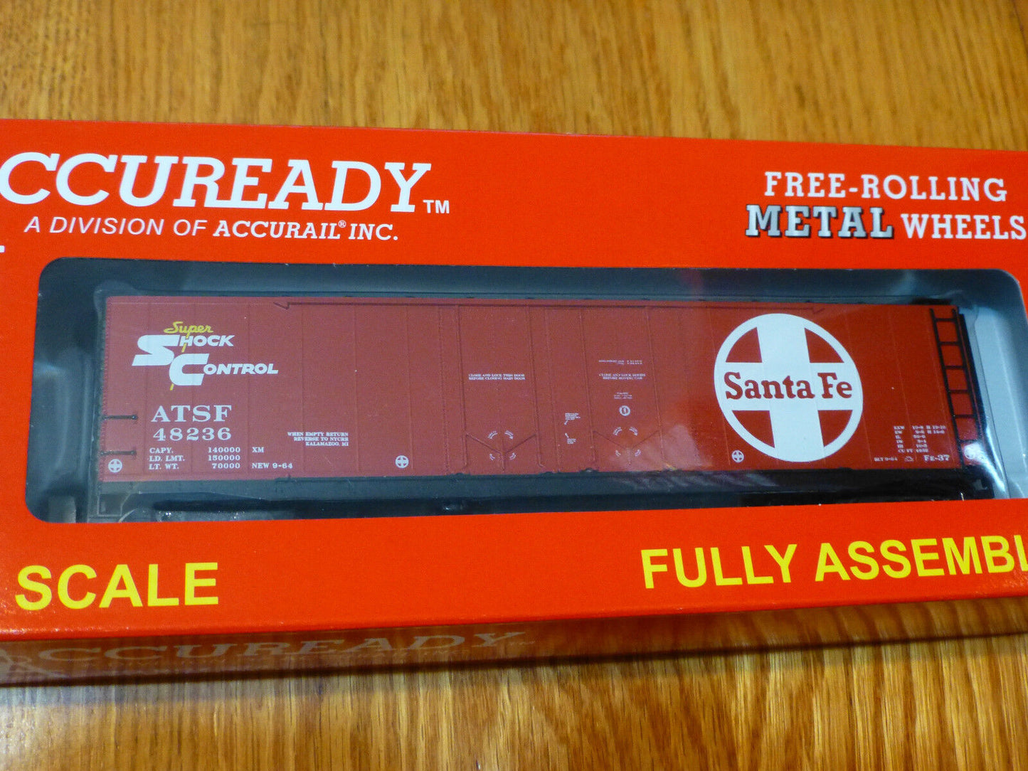 Accurail HO #82052 RTR 50' AAR PD Box ATSF