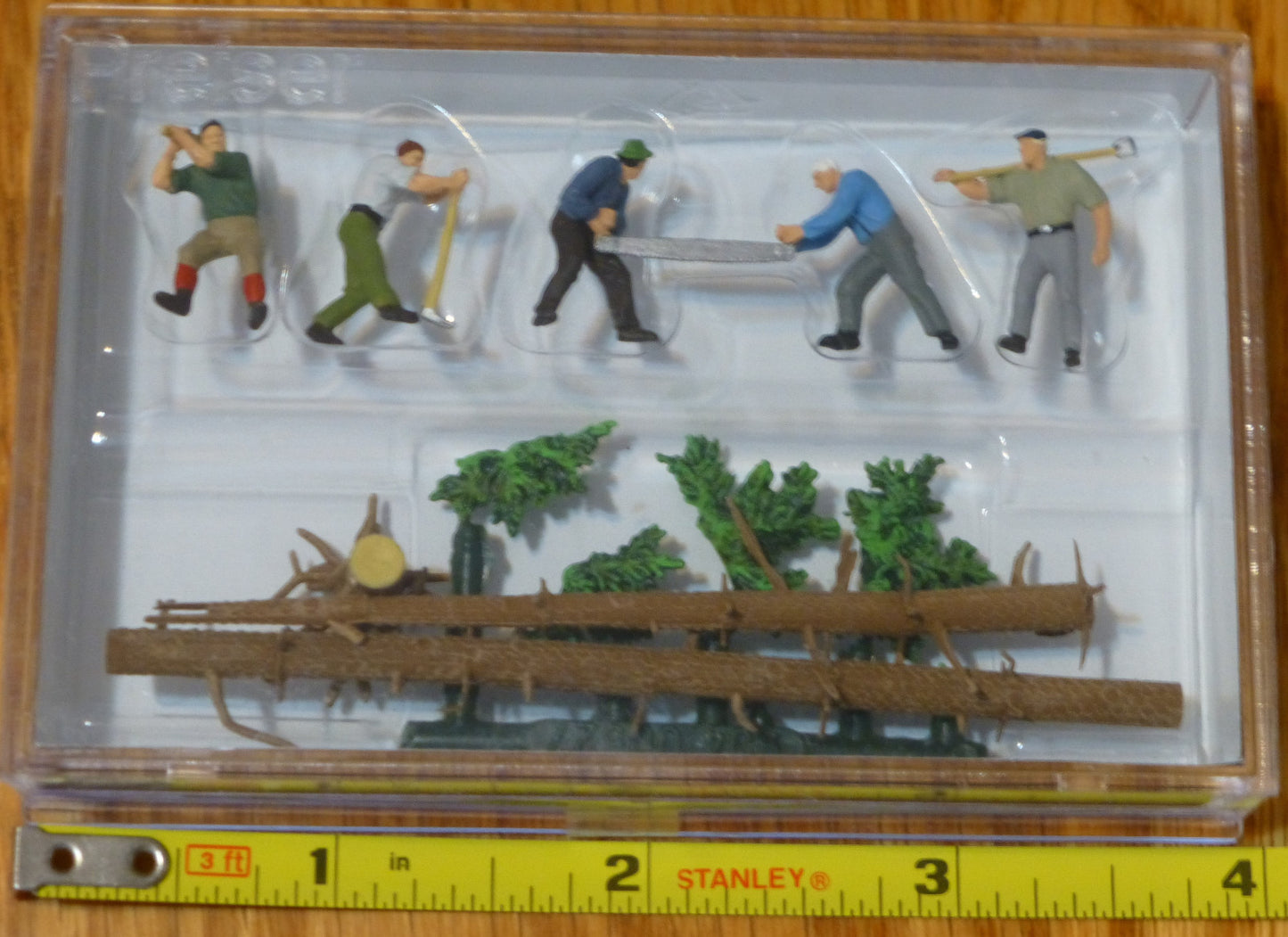 Preiser HO #10495 Lumberjacks -- With Logs pkg(5)