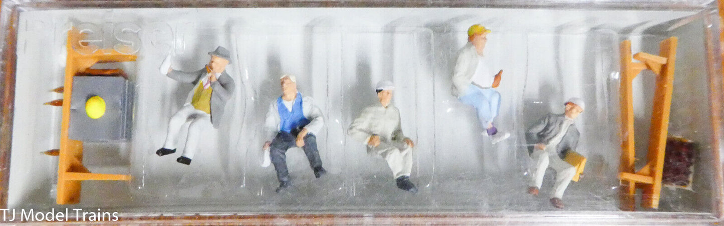 Preiser HO #10338 People Working -- Construction Workers Eating Lunch (Figures)