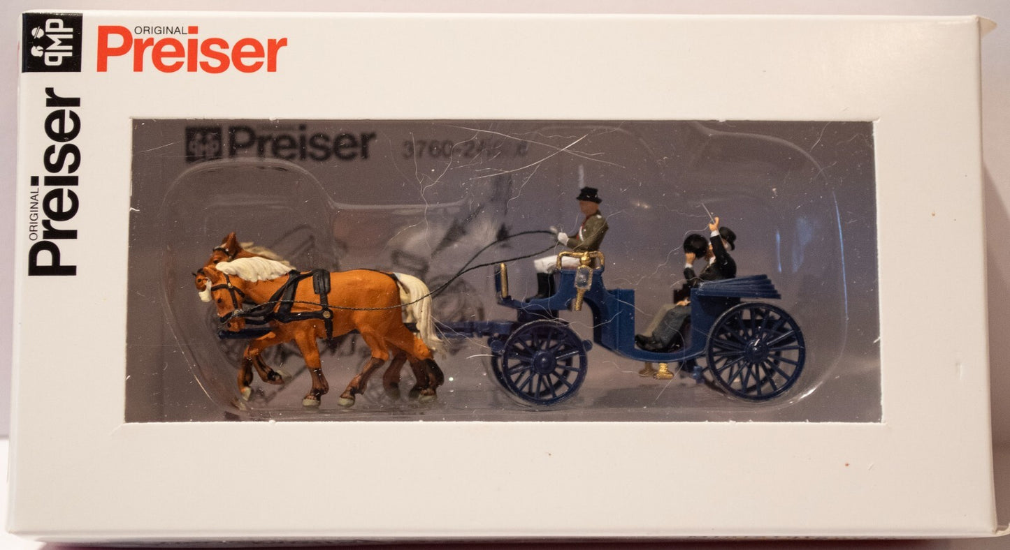 Preiser HO #24606 Figures In Horse-Drawn Carriage