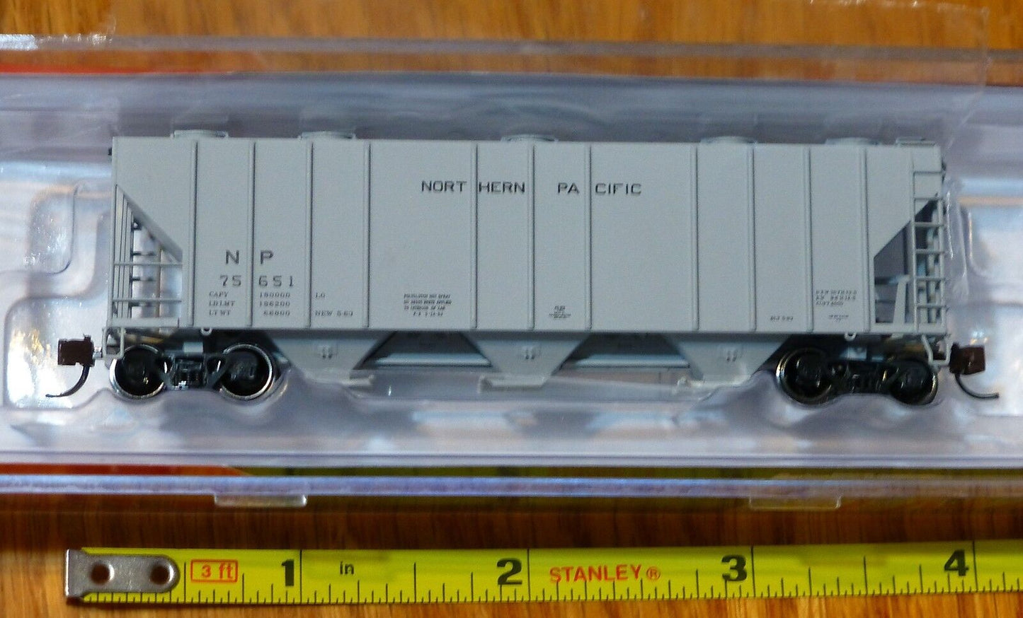 BLMA Models N #11084 (Rd #75651) Northern Pacific PS-4000 Covered Hopper