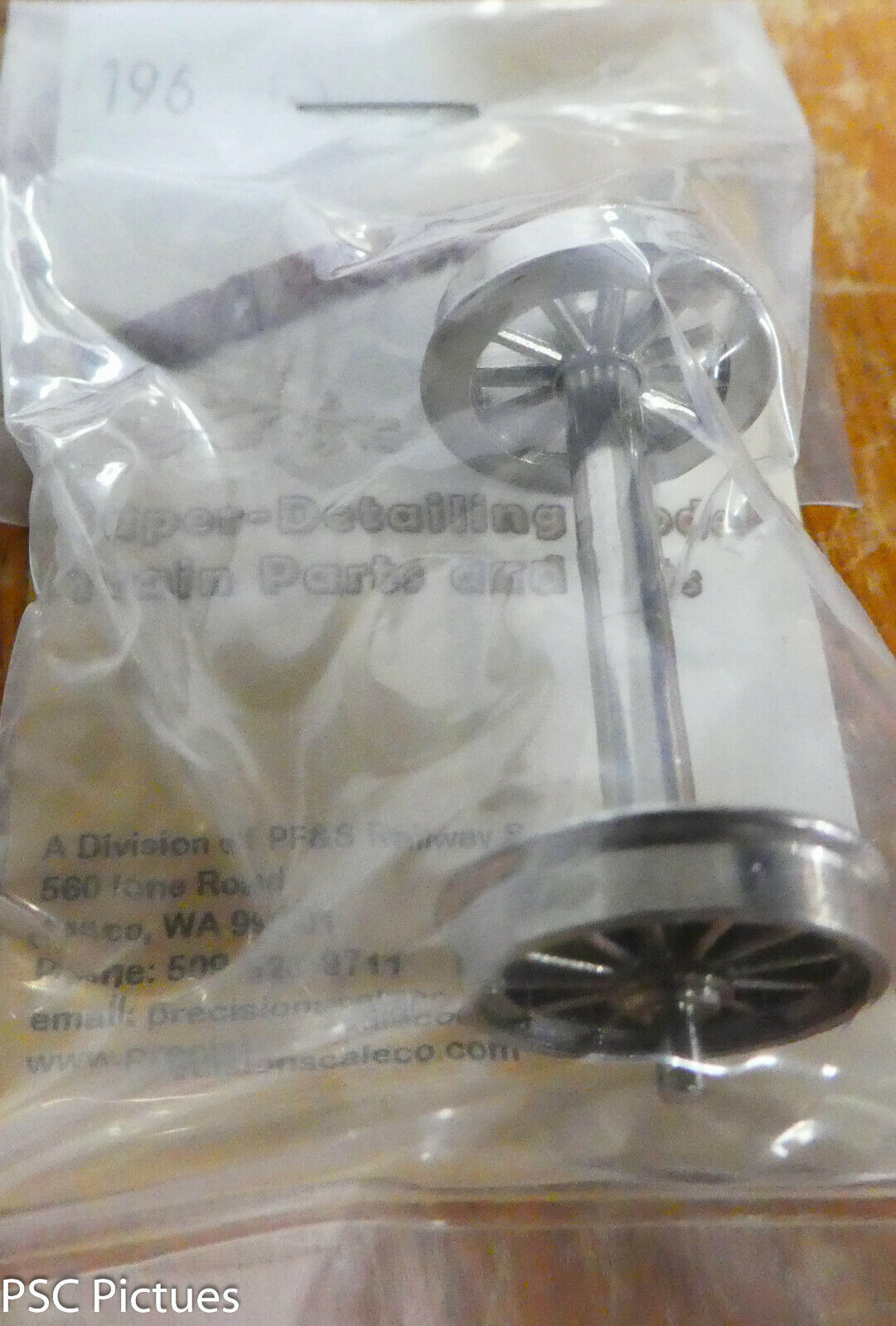 Precision Scale O #196 Wheel, 33" Spoked, Blunt End, for: Trailing/Lead Trucks