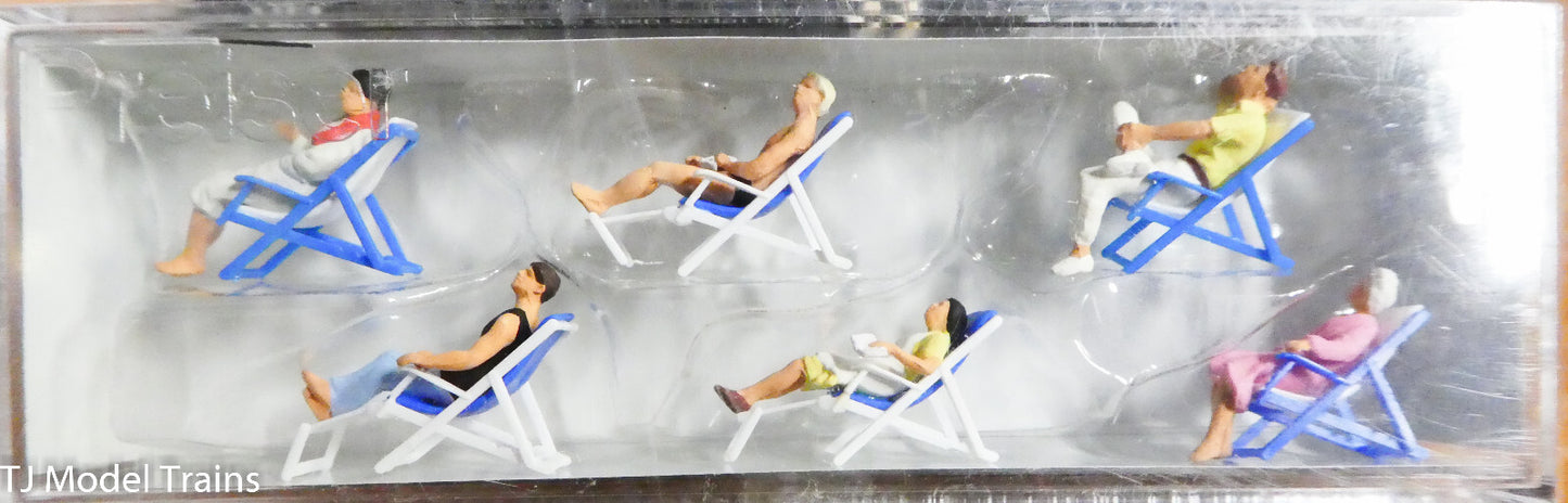 Preiser HO #10437 Sport & Recreation -- Seated People on Folding Deck Chairs
