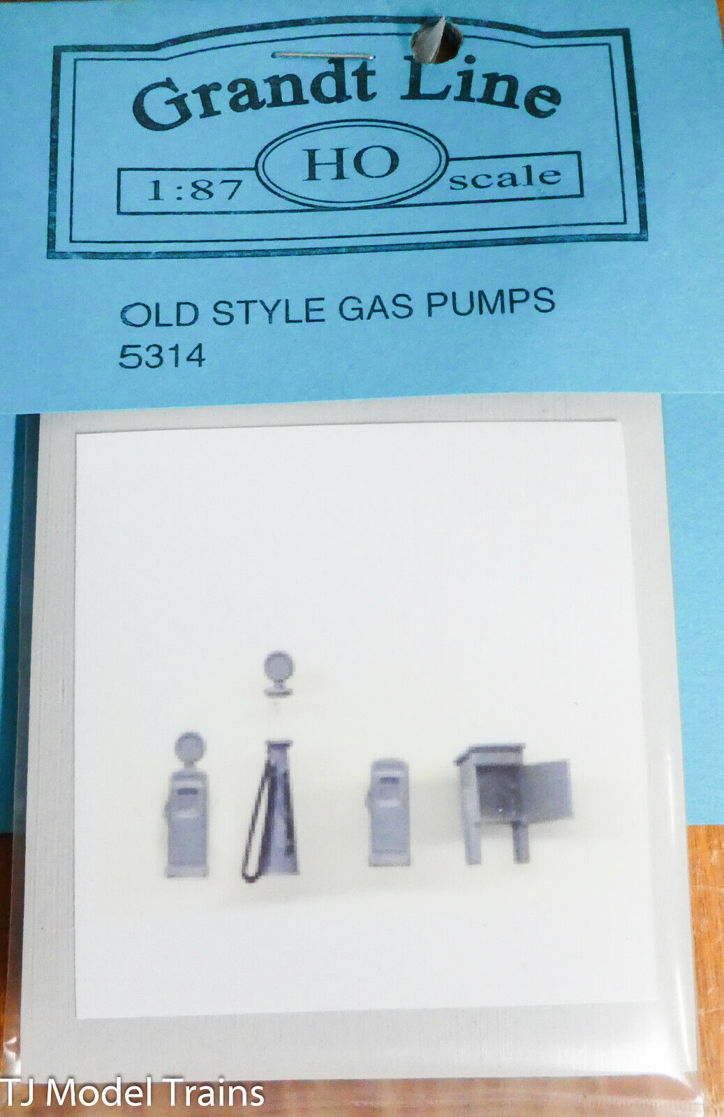 Grandt Line HO #5314 Old Style Gas Pump, kits 3 Styles (Plastic) w/Signs