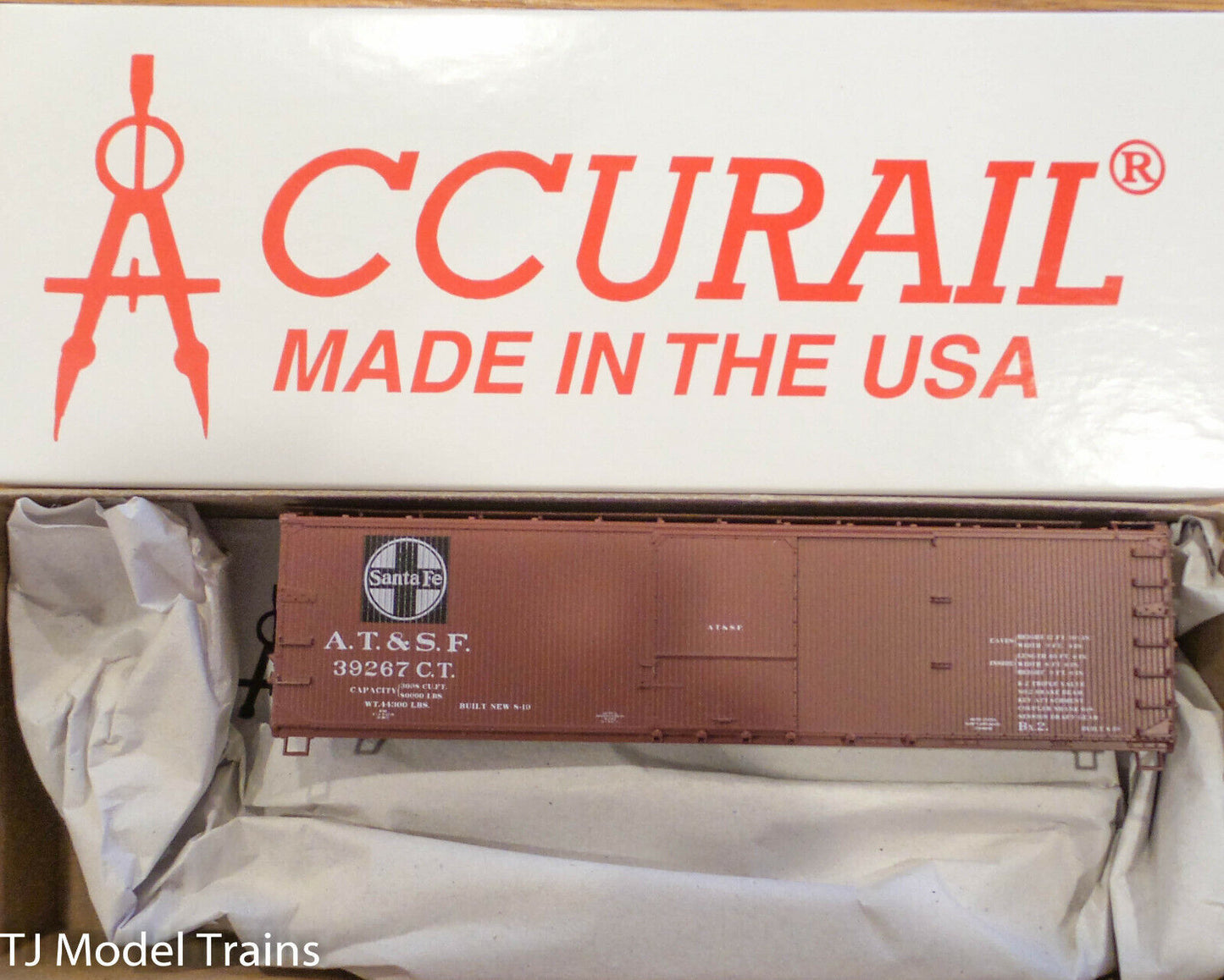 Accurail HO #46012 40' USRA Wood Boxcar; Santa Fe Car #39267