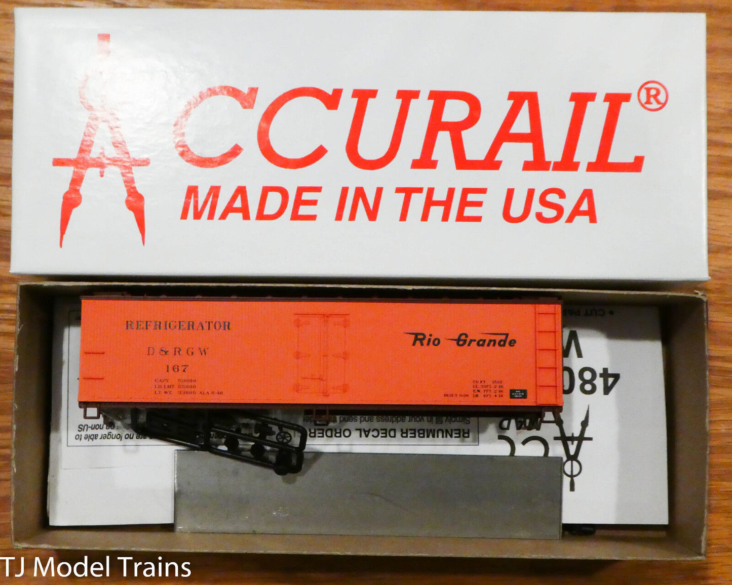 Accurail HO #4853 D&RGW (40' Wood Reefer)