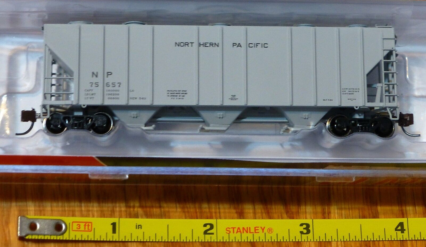 BLMA Models N #11087 (Rd #75657) Northern Pacific PS-4000 Covered Hopper