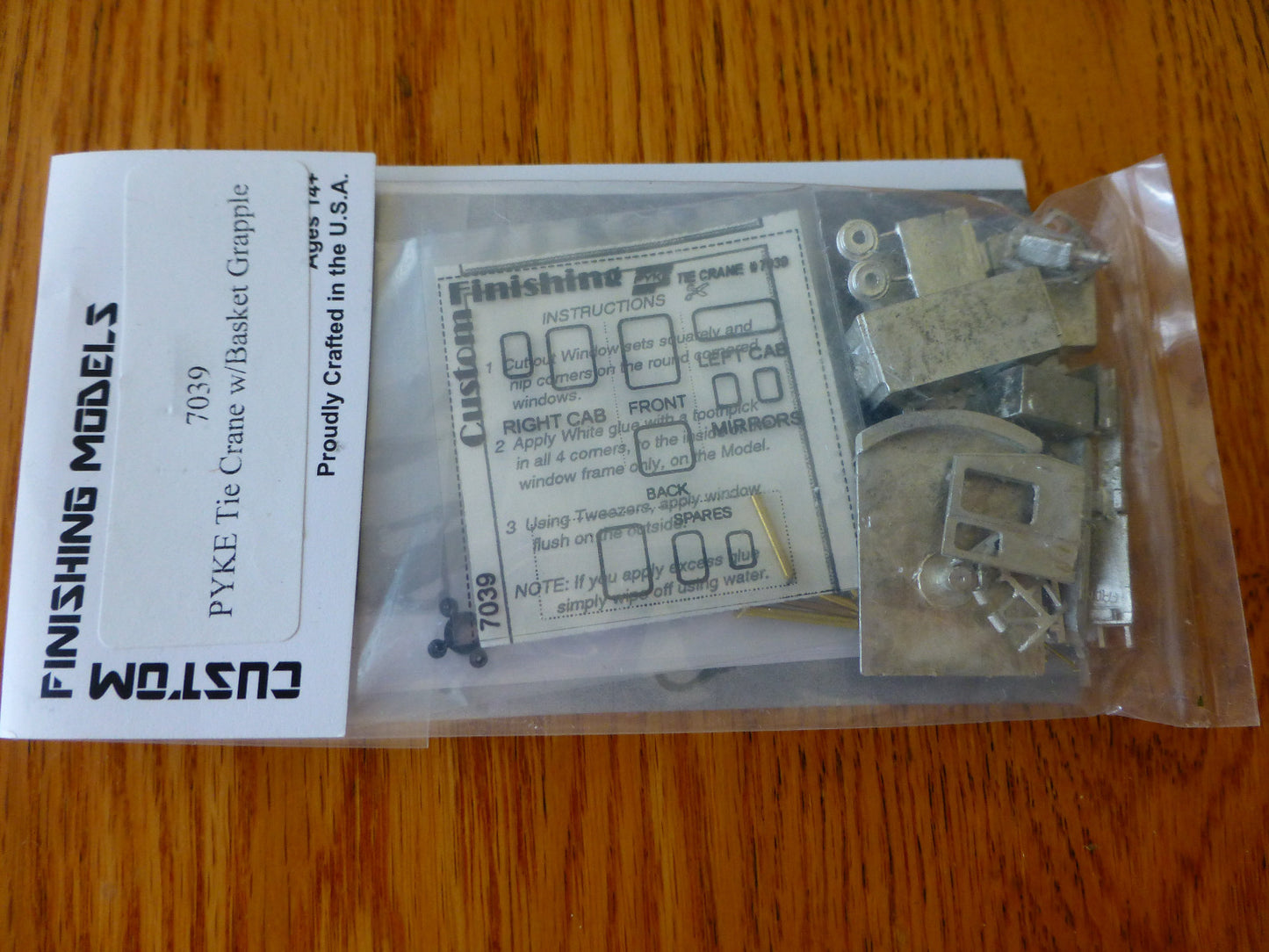 Custom Finishing Models HO #7039 PYKE Tie Crane w/ Basket Grapple