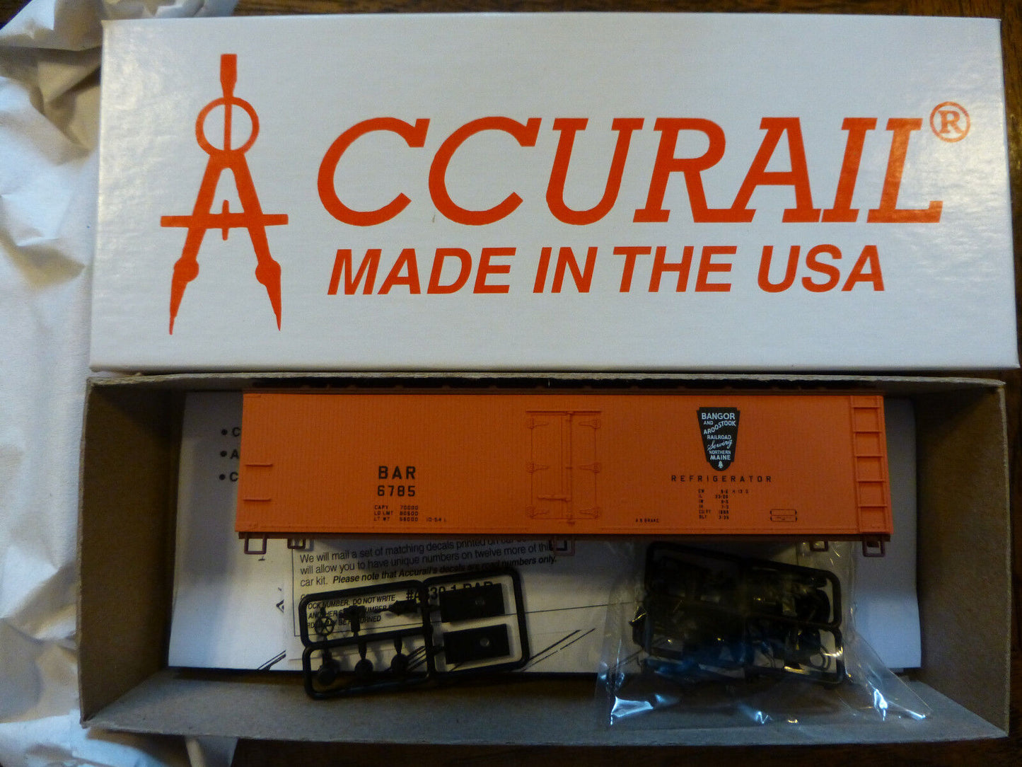 Accurail HO #4830.1 (40' Wood Reefer) B&A