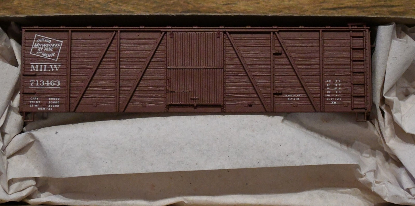 Accurail HO #7021 40' 6-Panel Single-Sheathed Wood Boxcar w/Wood Doors & Ends -