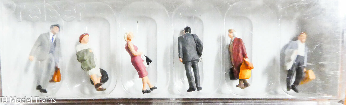Preiser HO #10403 Passengers - Standing Travelers w/Luggage Set #1 Era III