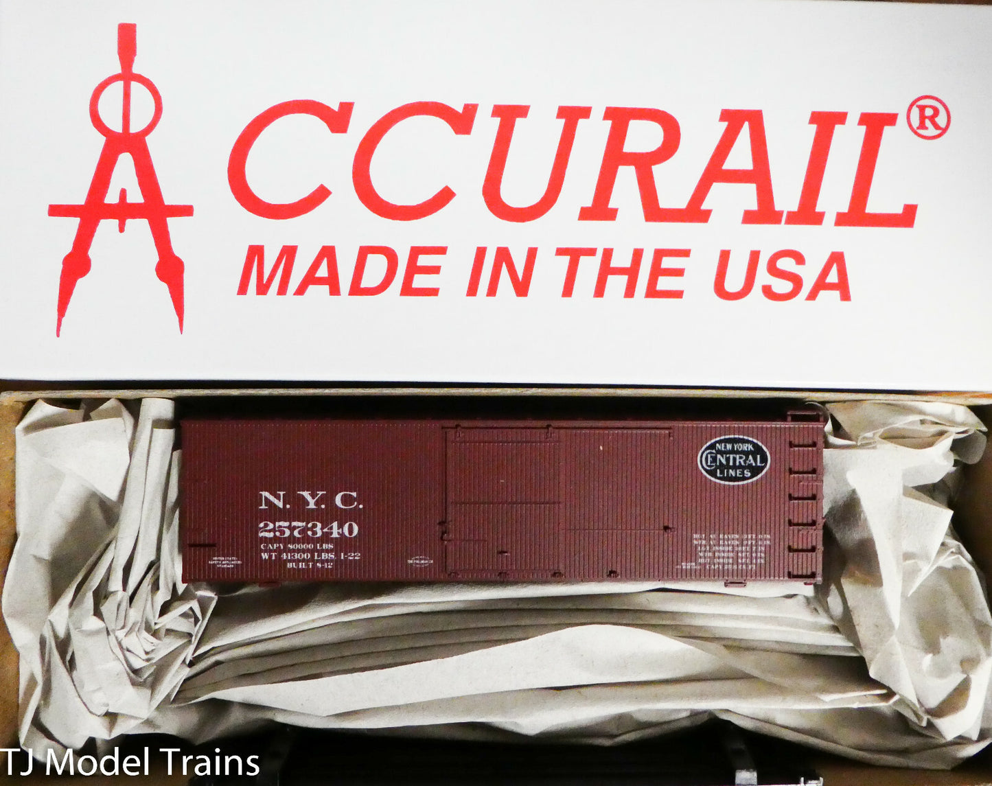 Accurail #13011 New York Central / 36' Double Sheath Wood Boxcar Kit (Plastic)