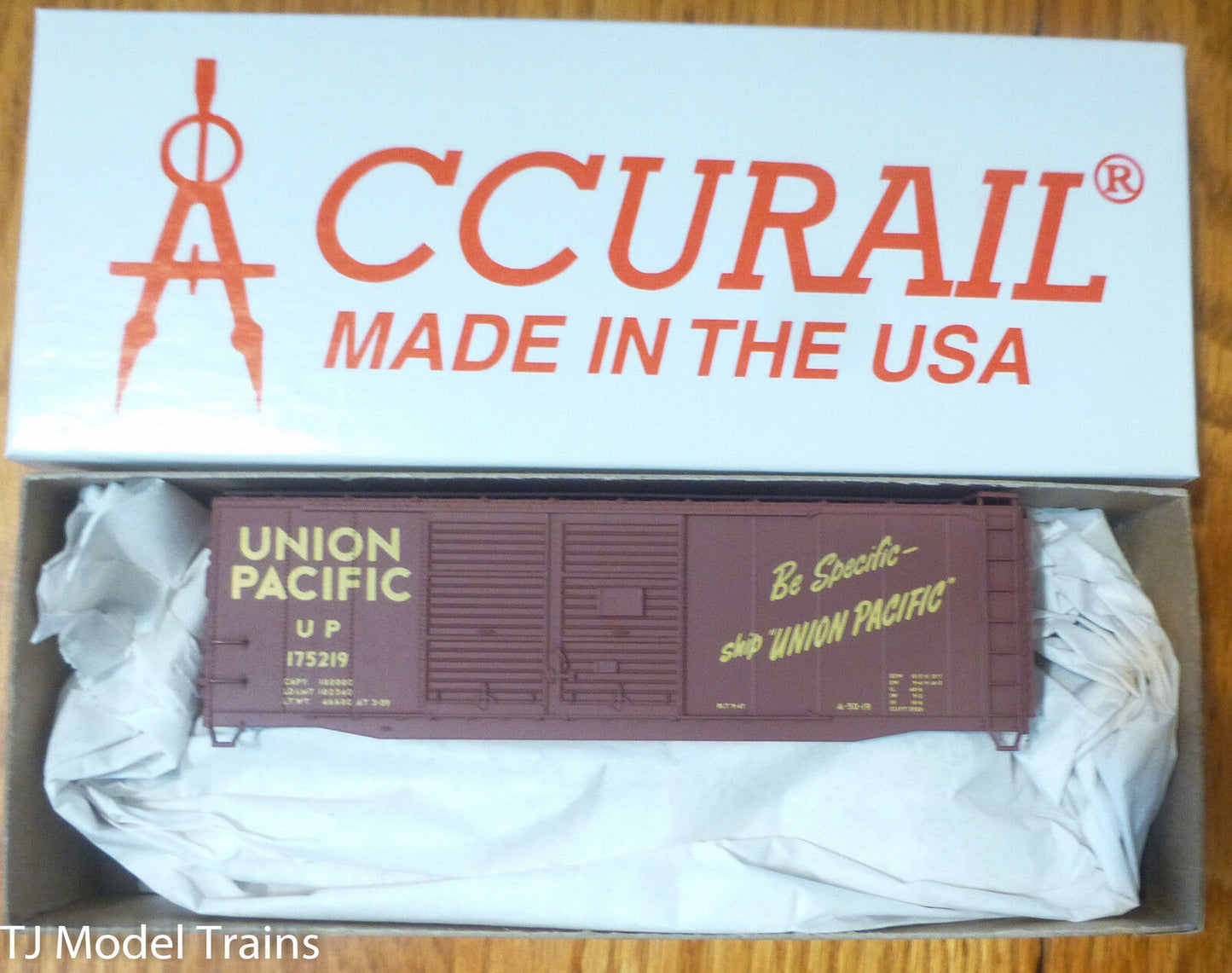 Accurail HO #3605.1 Union Pacific 40' AAR Double-Door Boxcar - Kit (Plastic)