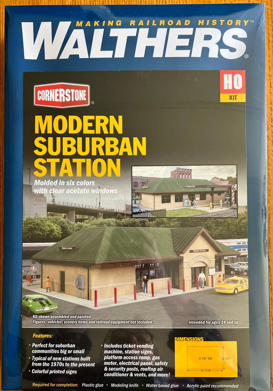 Walthers #933-4095 Modern Suburban Station -- Kit - 10-7/16 x 6-1/2 x 3-1/8"