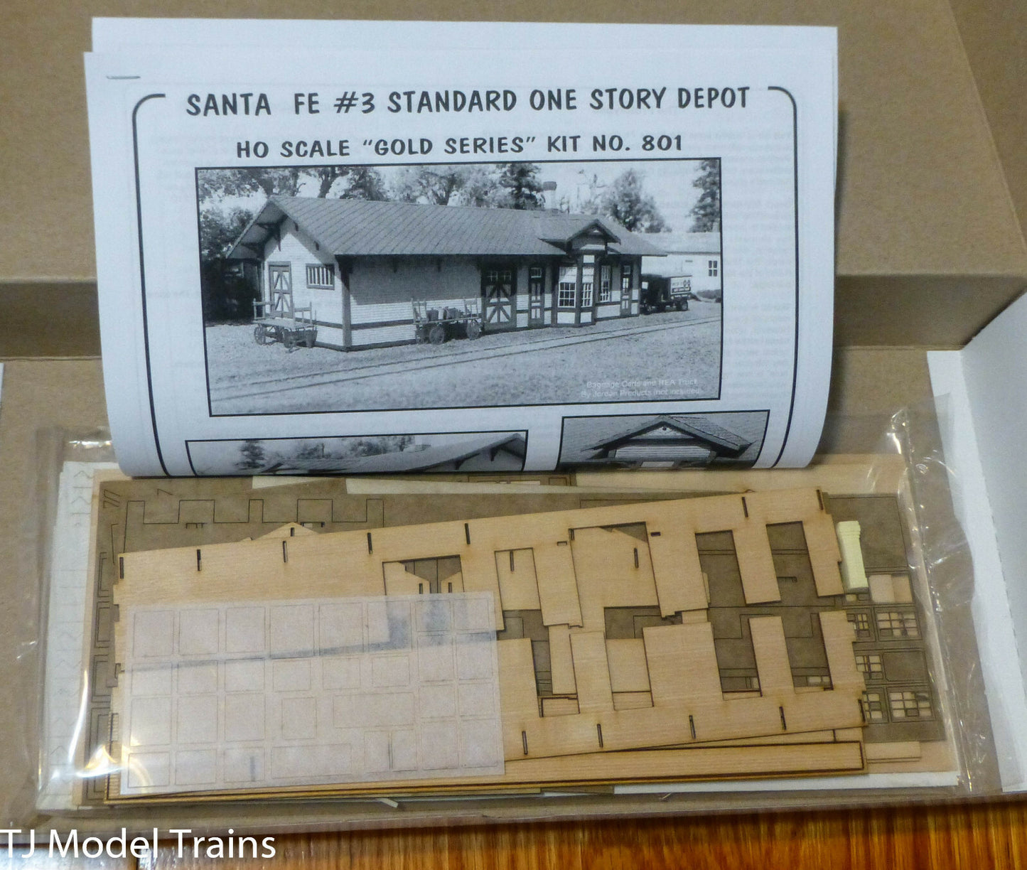 American Model Builders #801 Santa Fe No. 3 Standard One Story Depot (HO)