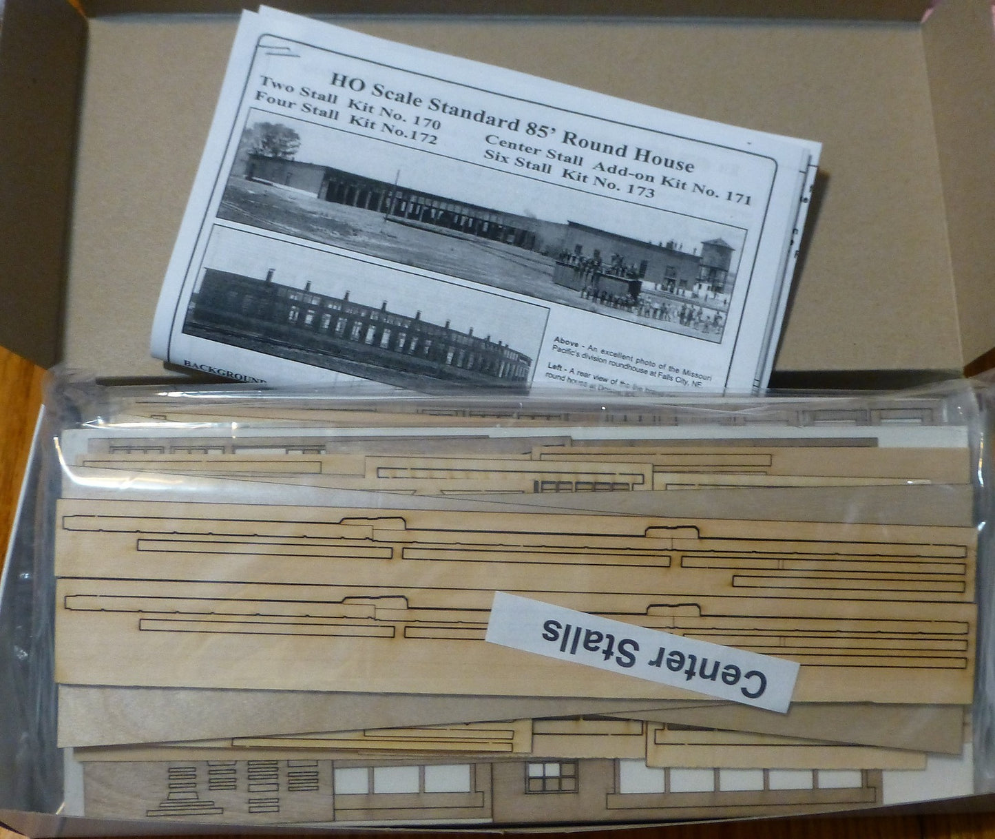 American Model Builders, Inc HO #172 Four Stall Roundhouse Kit (Kit Form)