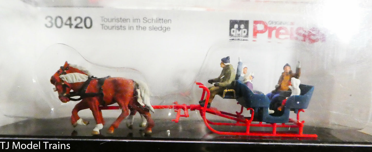 Preiser HO #30420 Sleigh w/Driver, Passengers & 2 Horses Plastic / Painted