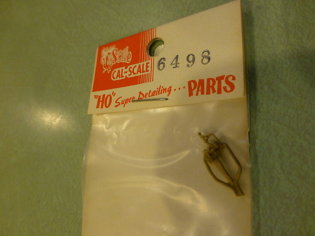 Cal-Scale HO #6498 Vapor Trap w/Pipes Modern (Brass)