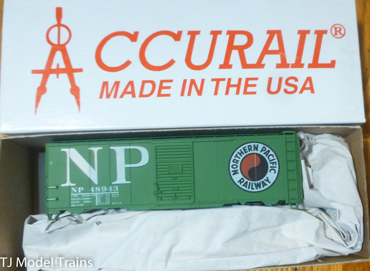 Accurail HO #3502.1 (Rd #48943) Northern Pacific (AAR 40' Steel Boxcar) Plastic