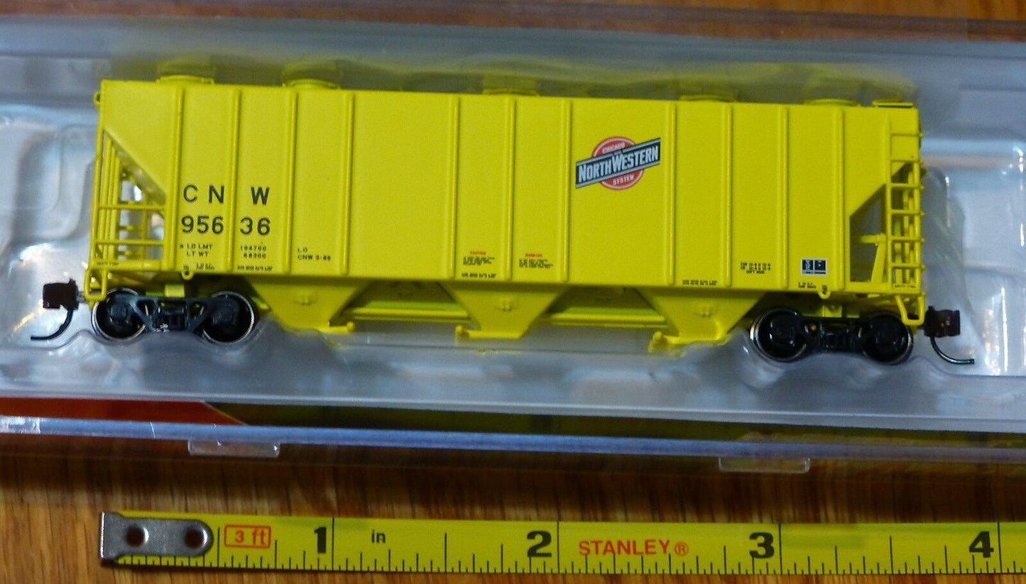 BLMA Models N #11069 (Rd #95636) CNW (Yellow) PS-4000 Covered Hopper